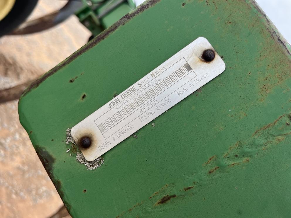 Image for 1999 John Deere 915