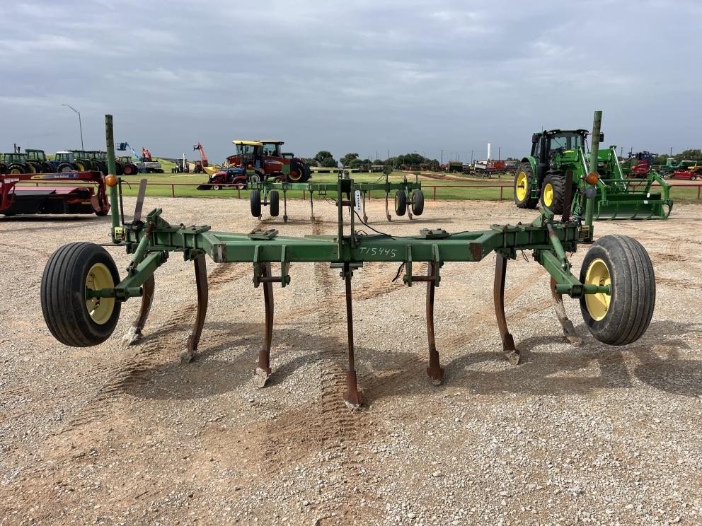 Image for 1994 John Deere 915