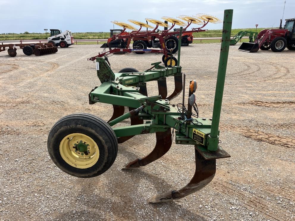 Image for 1994 John Deere 915