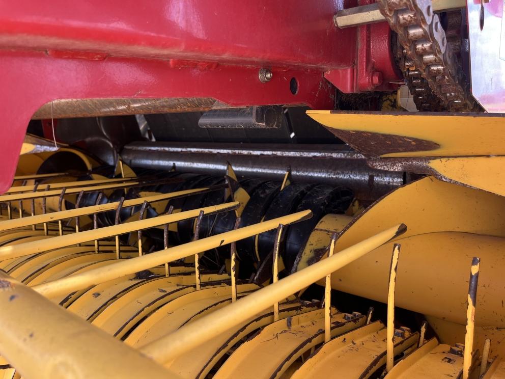 Image for 2015 New Holland ROLL-BELT 450