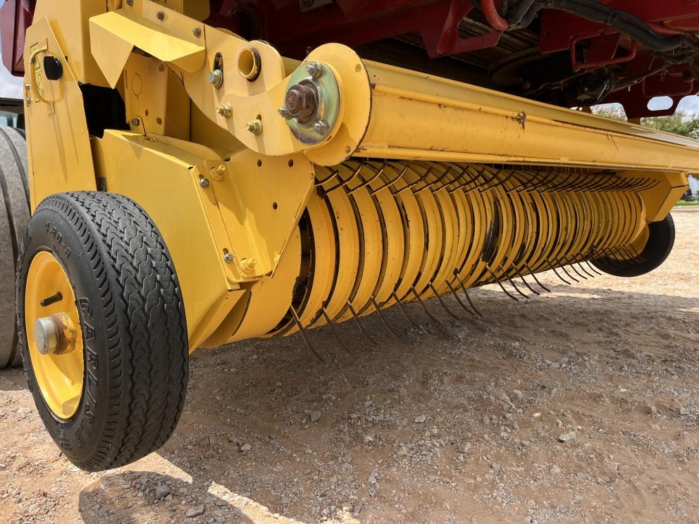 Image for 2015 New Holland ROLL-BELT 450