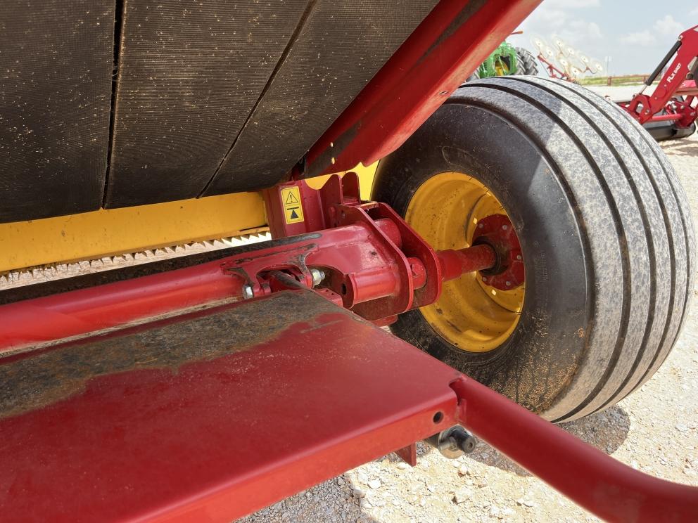 Image for 2015 New Holland ROLL-BELT 450
