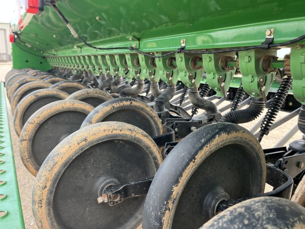 Image for 2010 John Deere BD1113