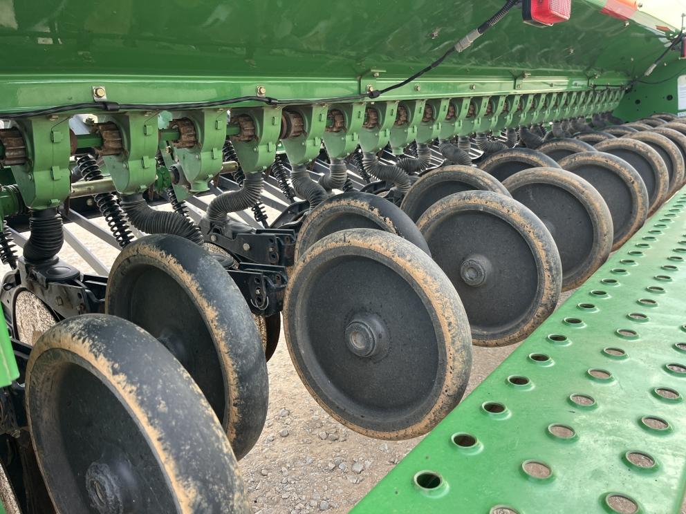 Image for 2010 John Deere BD1113