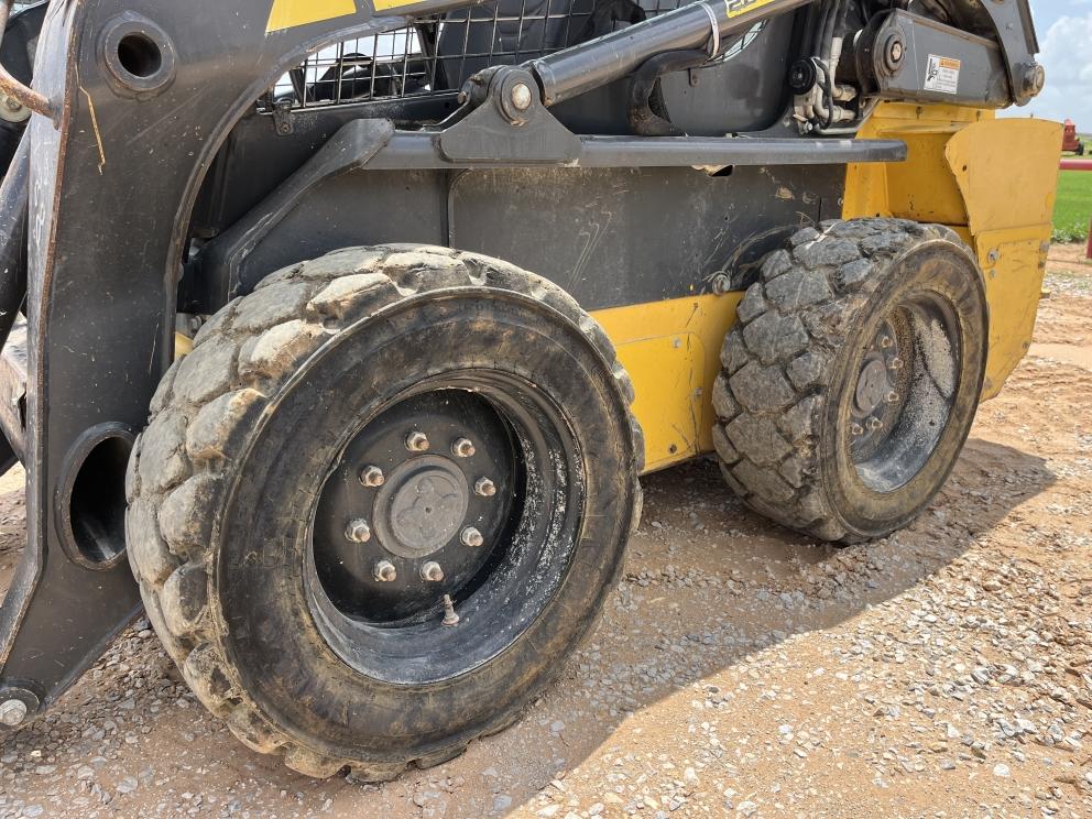 Image for 2016 New Holland L218