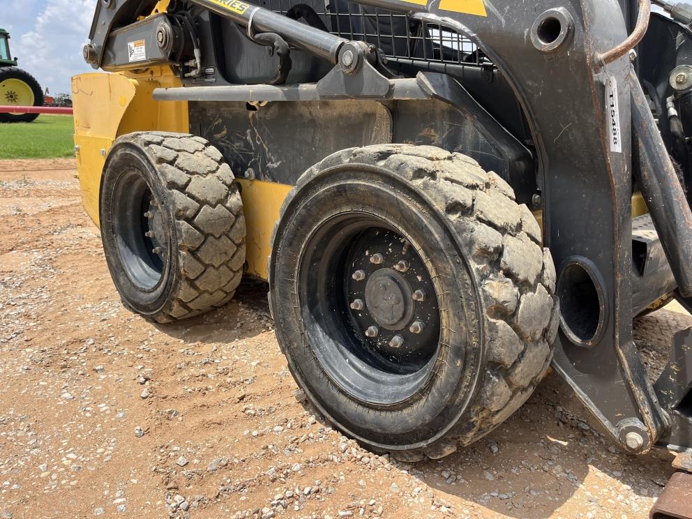 Image for 2016 New Holland L218