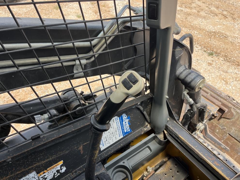 Image for 2016 New Holland L218