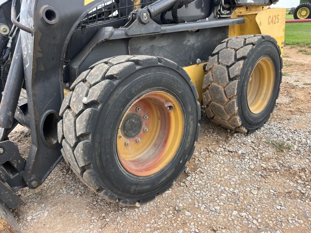 Image for 2015 New Holland L218