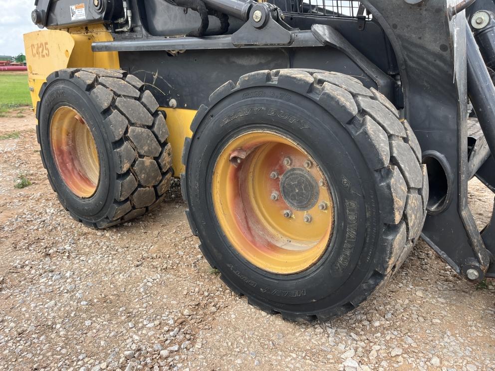 Image for 2015 New Holland L218