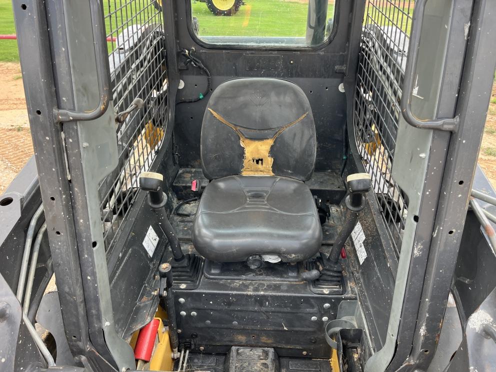Image for 2015 New Holland L218