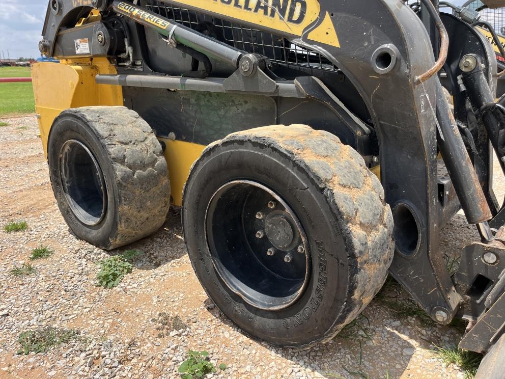 Image for 2015 New Holland L218