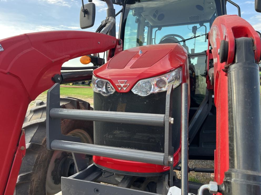 Image for 2019 Massey Ferguson 6713