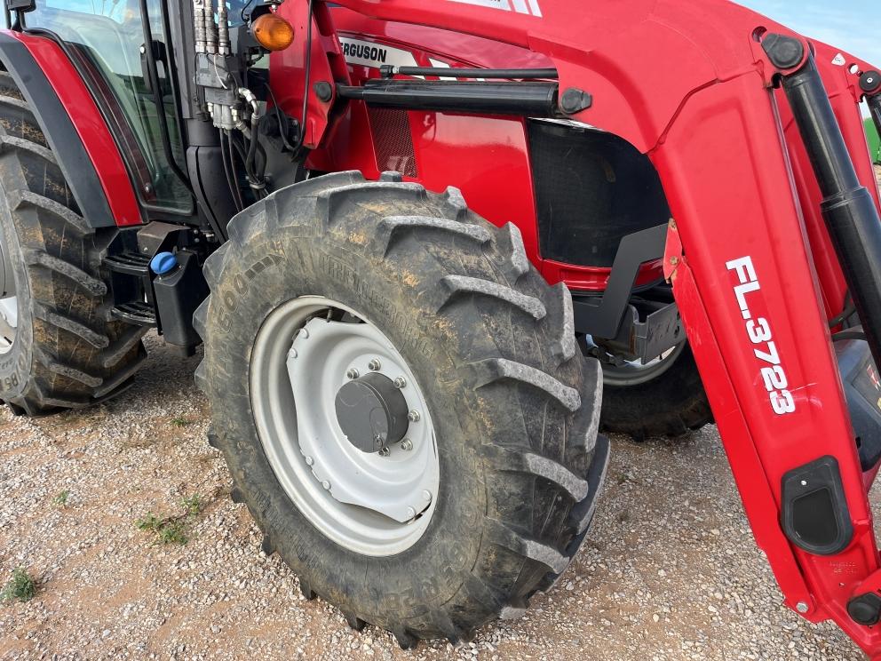 Image for 2019 Massey Ferguson 6713