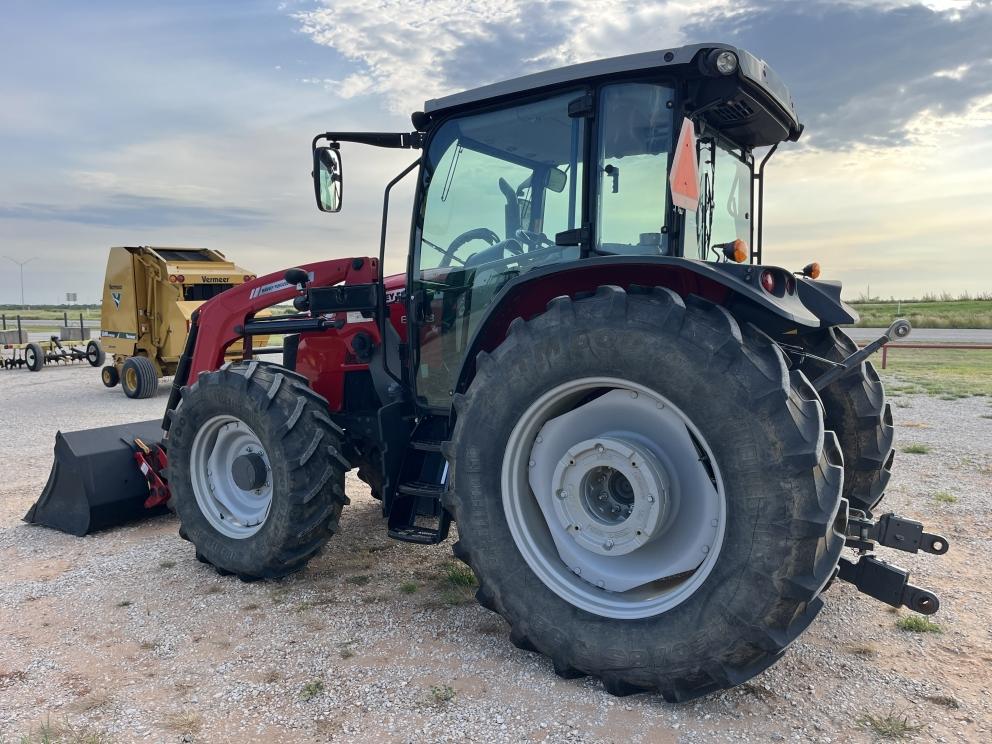 Image for 2019 Massey Ferguson 6713