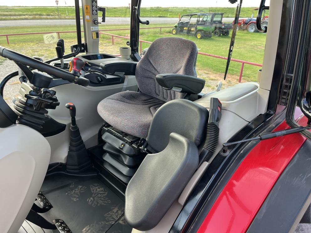 Image for 2019 Massey Ferguson 6713