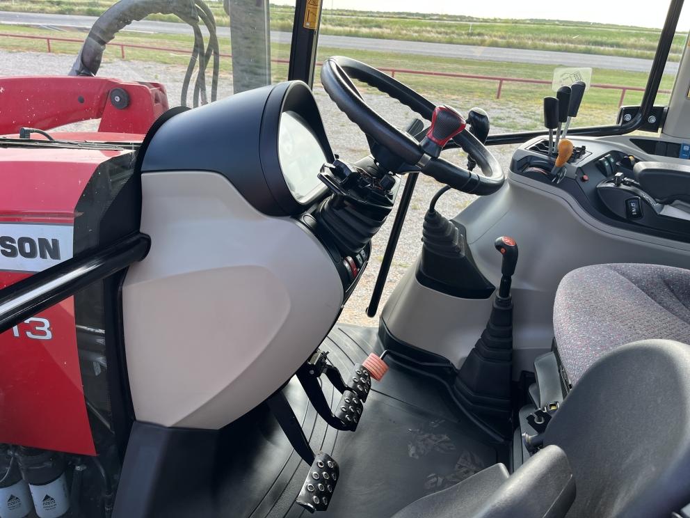 Image for 2019 Massey Ferguson 6713