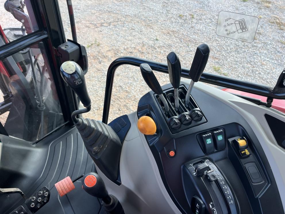 Image for 2019 Massey Ferguson 6713