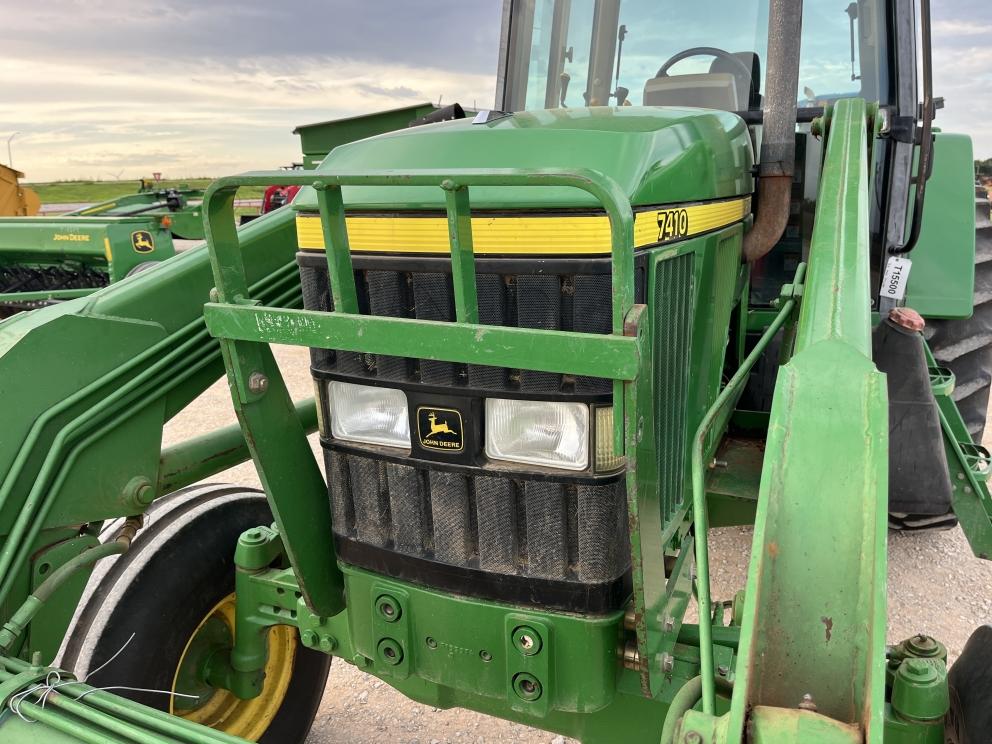 Image for 2001 John Deere 7410