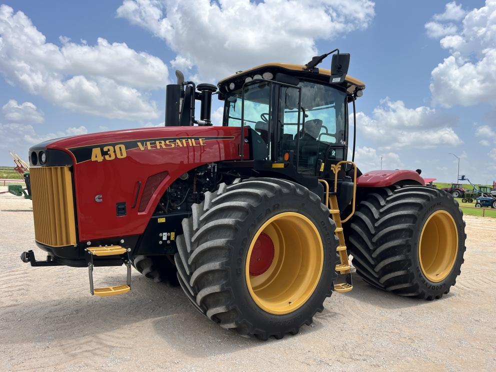 Image for 2023 Versatile 430