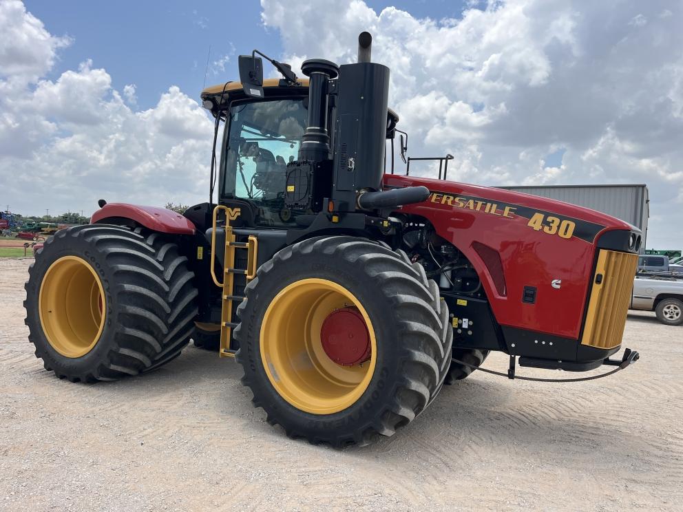 Image for 2023 Versatile 430