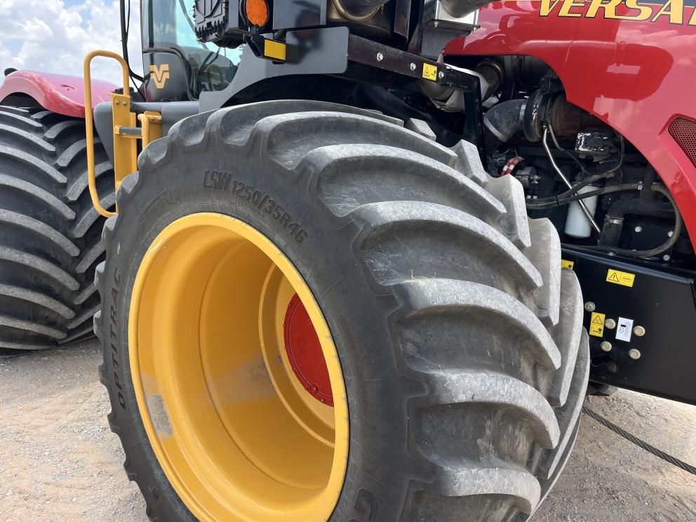 Image for 2023 Versatile 430