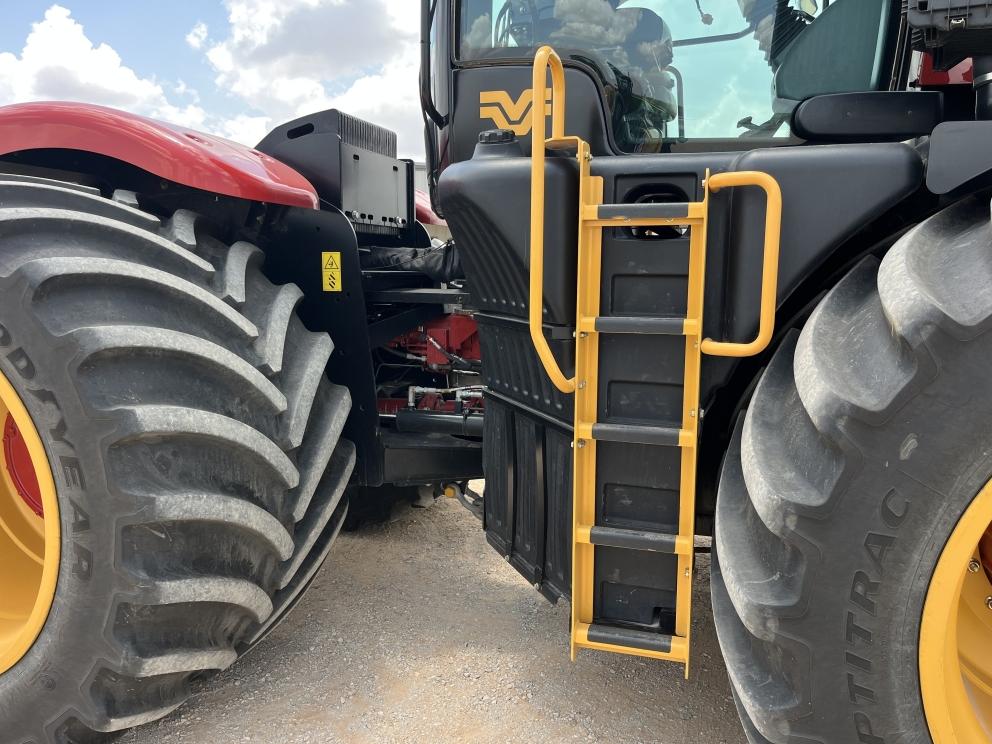 Image for 2023 Versatile 430