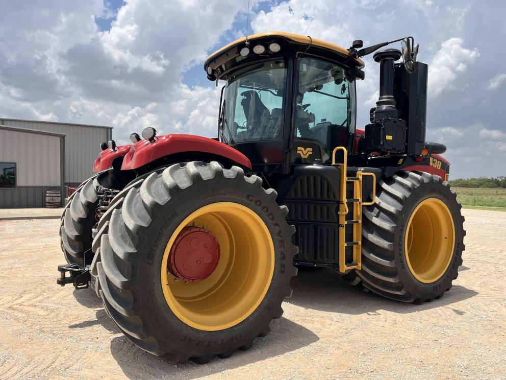 Image for 2023 Versatile 430