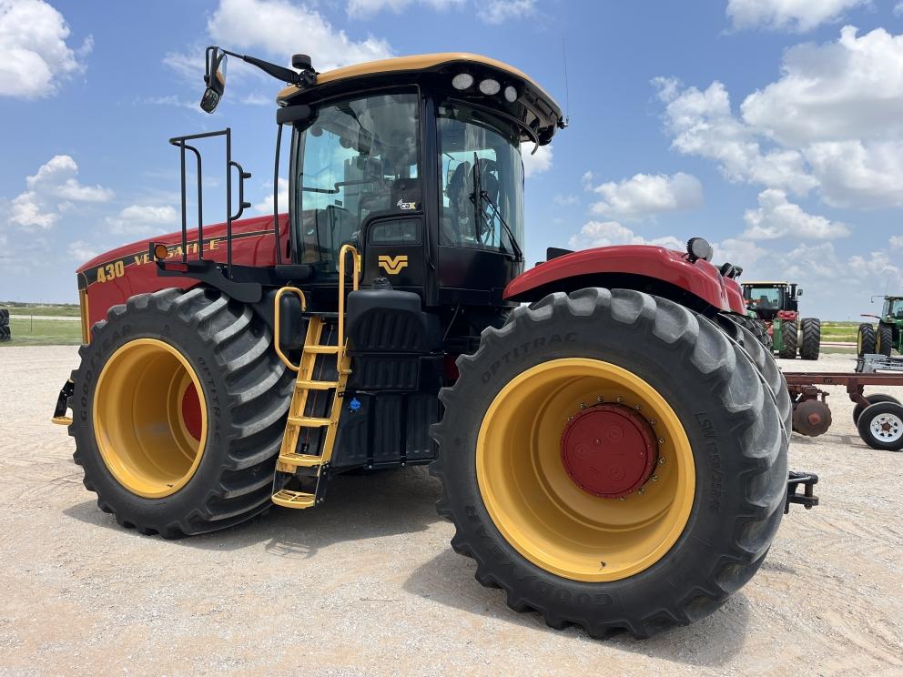 Image for 2023 Versatile 430