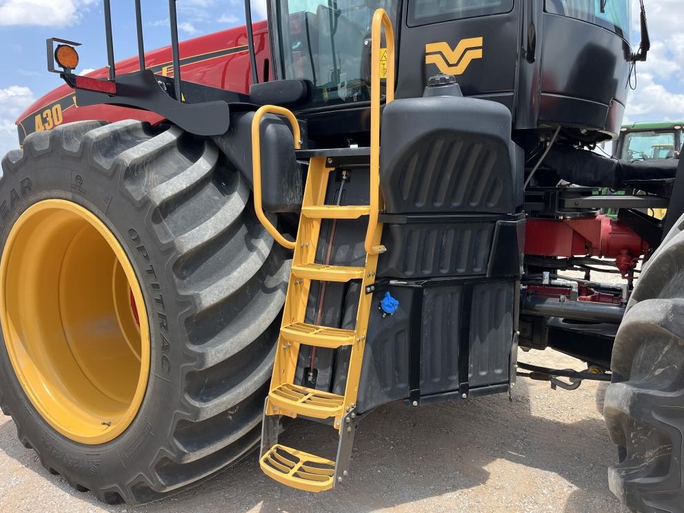 Image for 2023 Versatile 430