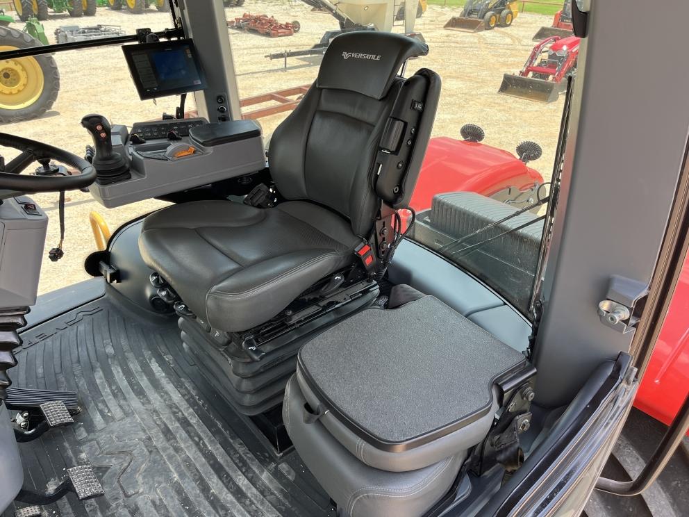 Image for 2023 Versatile 430
