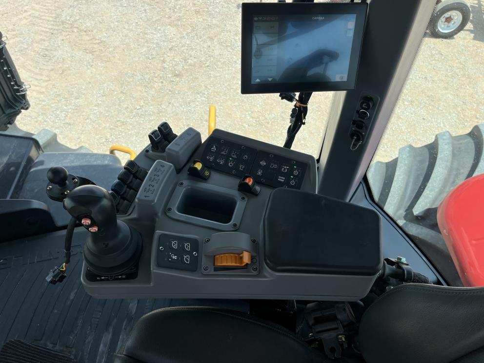 Image for 2023 Versatile 430