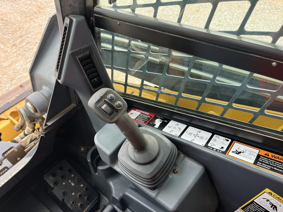 Image for 2013 John Deere 333E