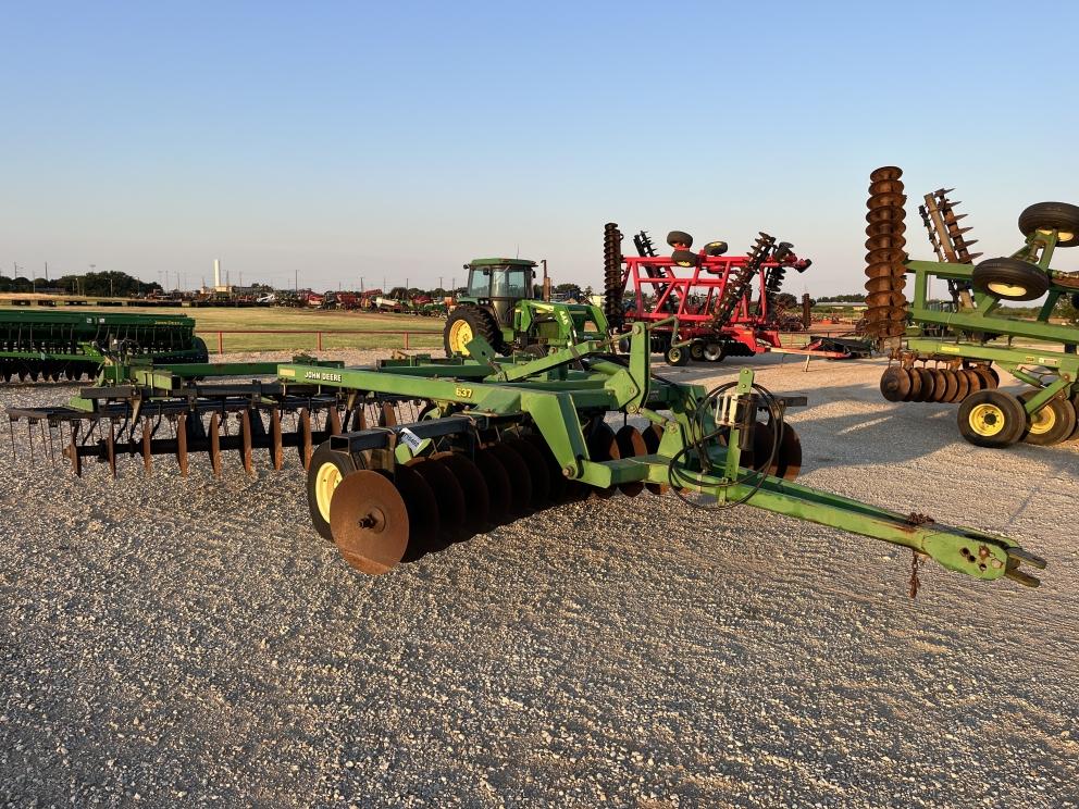 Image for 2001 John Deere 637