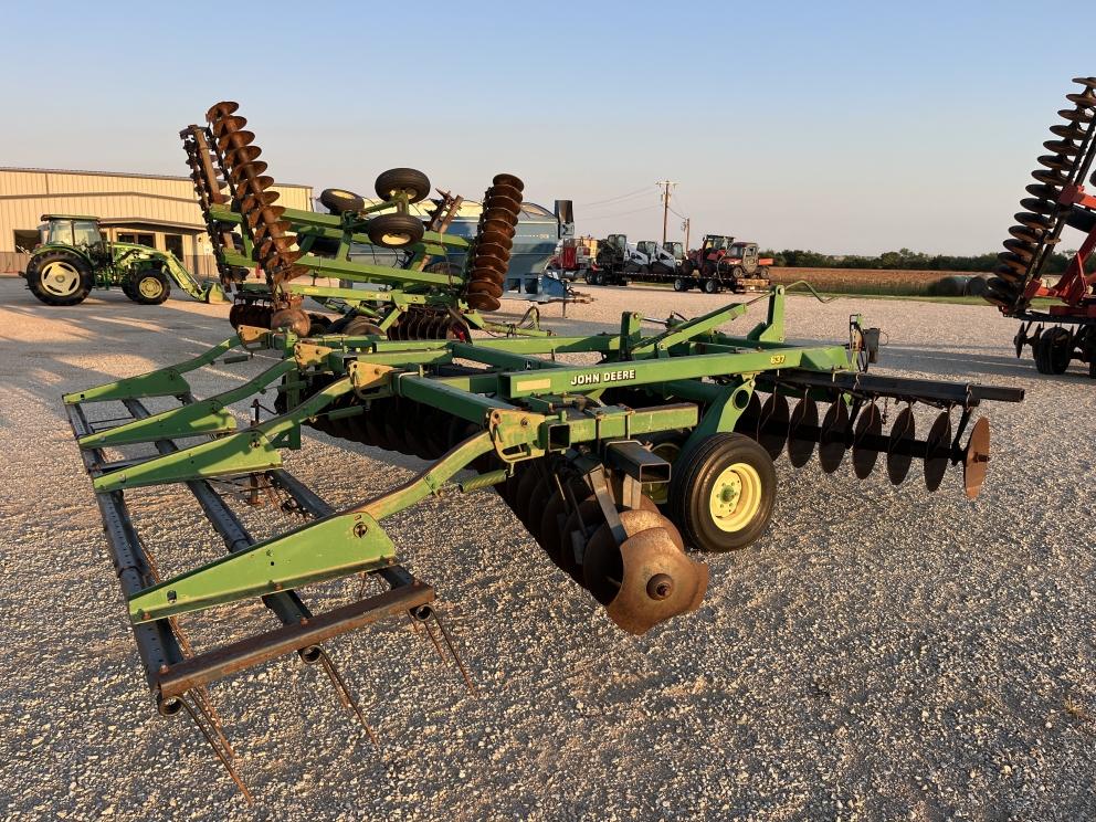 Image for 2001 John Deere 637