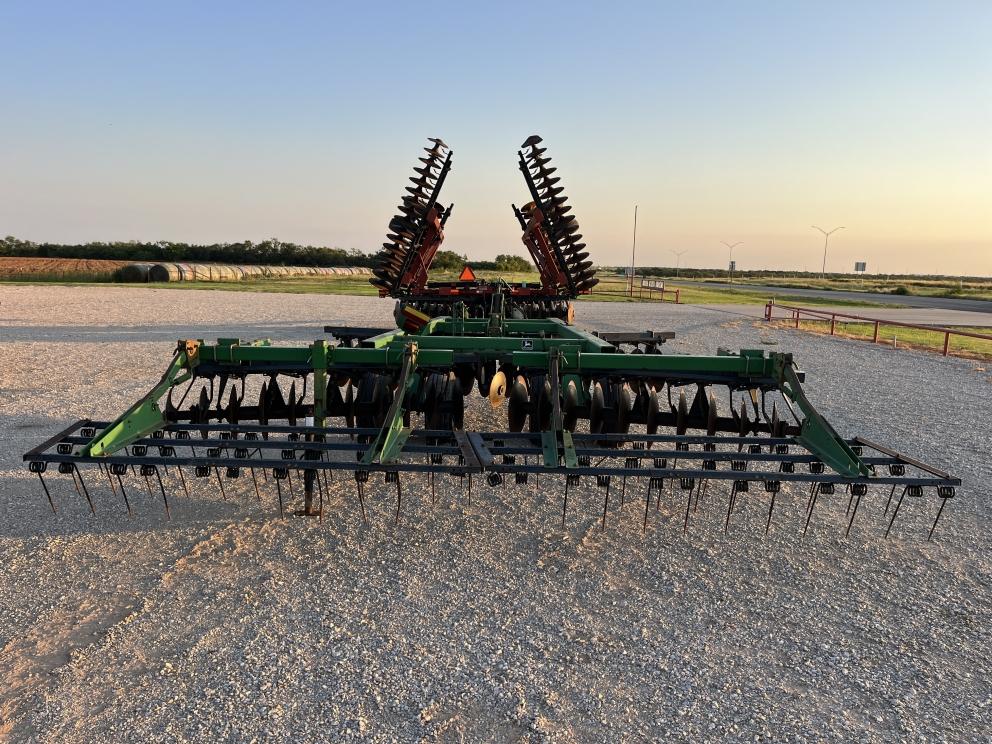 Image for 2001 John Deere 637