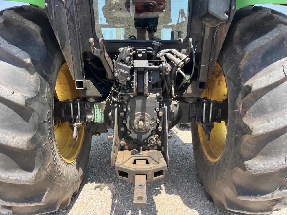 Image for 2010 John Deere 5093E