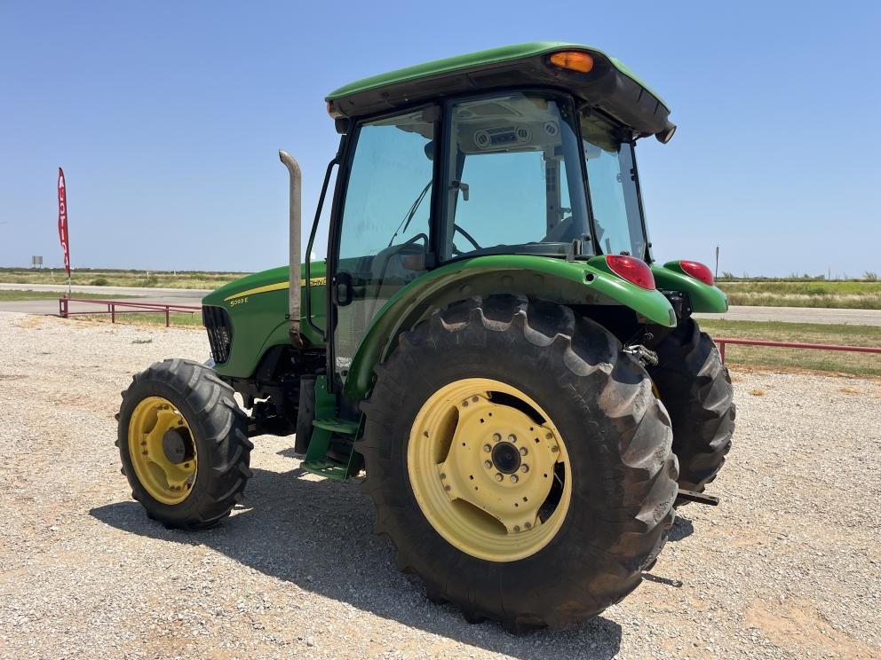 Image for 2010 John Deere 5093E