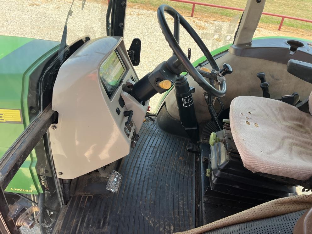 Image for 2010 John Deere 5093E
