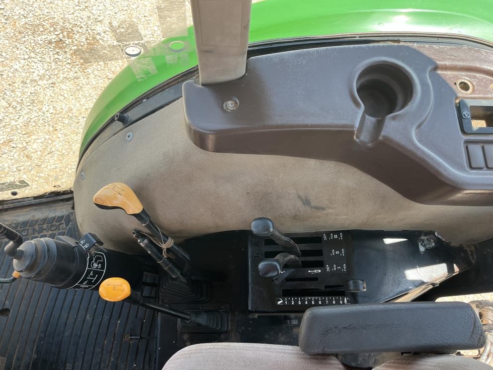 Image for 2010 John Deere 5093E