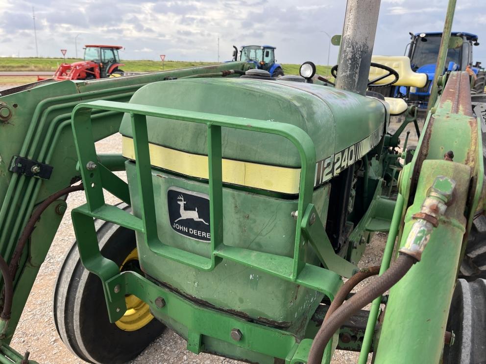 Image for 1976 John Deere 2240