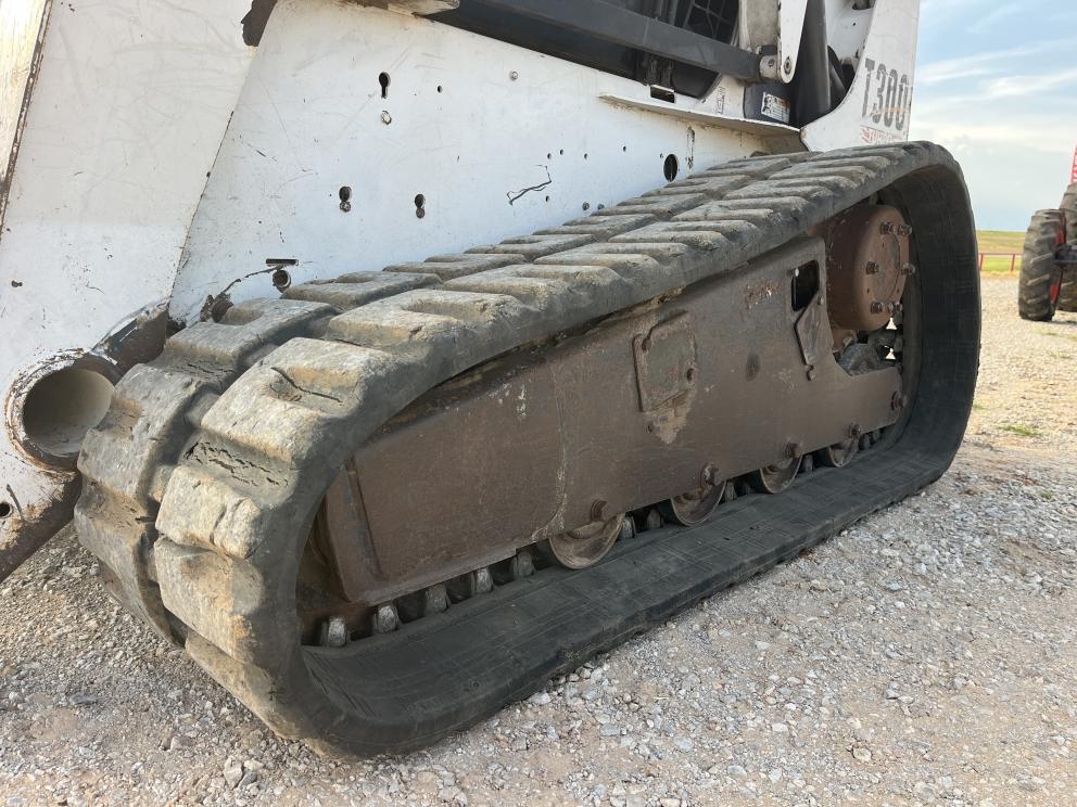 Image for 2002 Bobcat T300