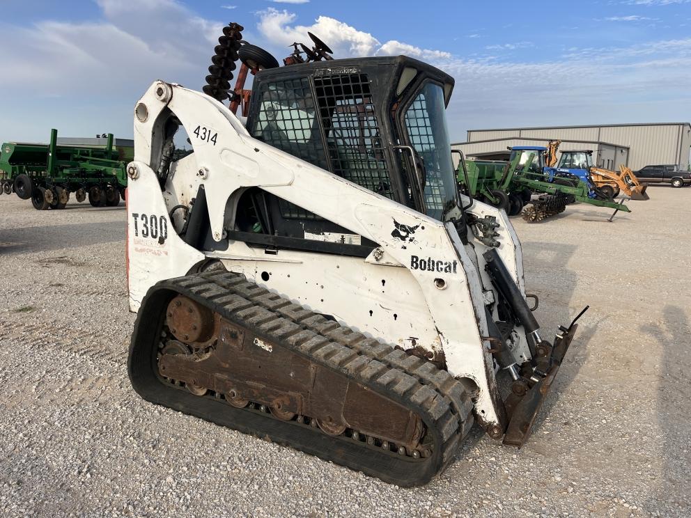 Image for 2002 Bobcat T300