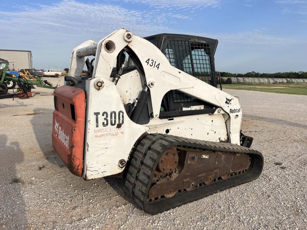 Image for 2002 Bobcat T300