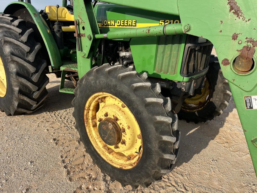 Image for 2001 John Deere 5210