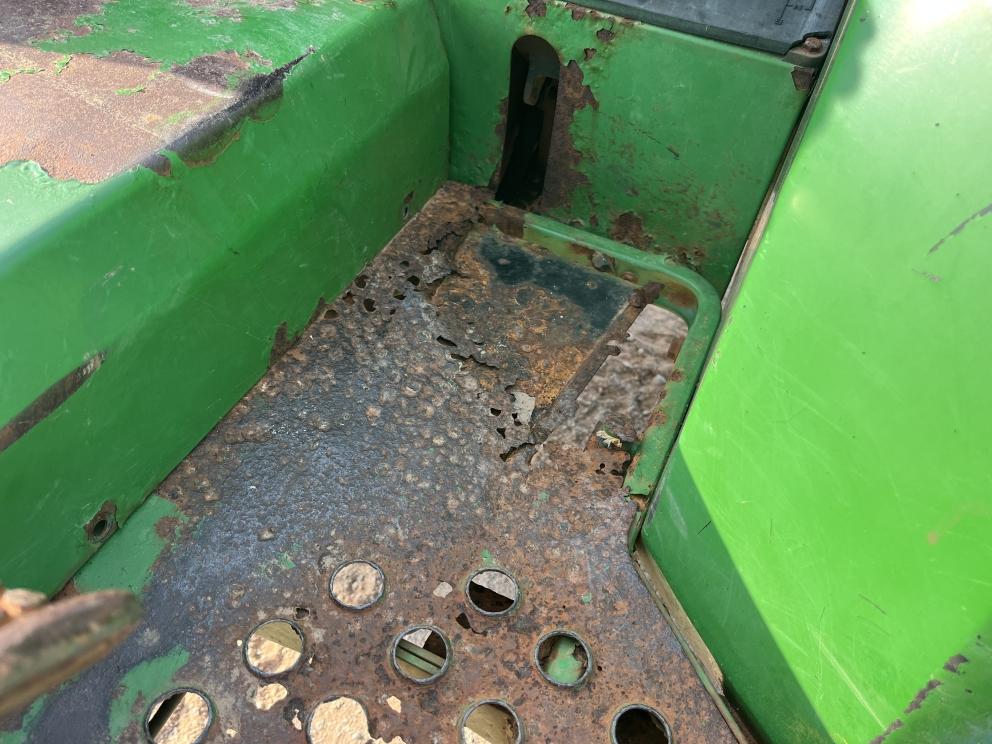 Image for 2001 John Deere 5210