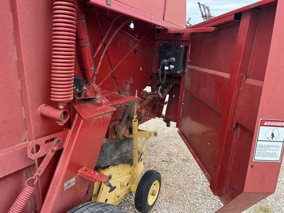 Image for New Holland 660