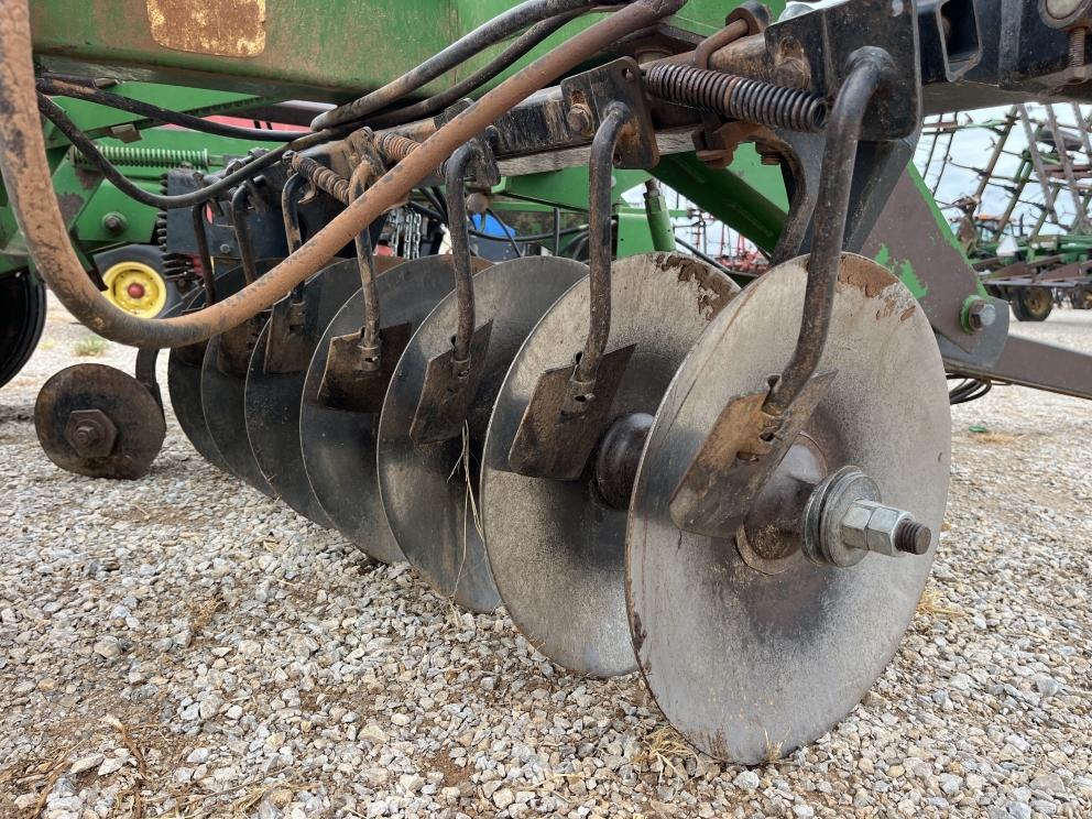 Image for 1989 John Deere 630