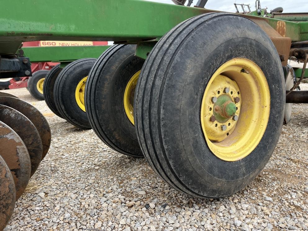 Image for 1989 John Deere 630