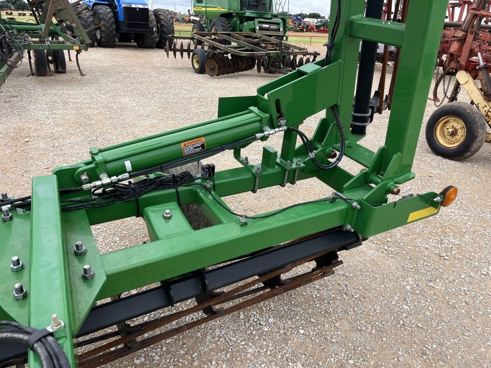 Image for 2016 John Deere 200