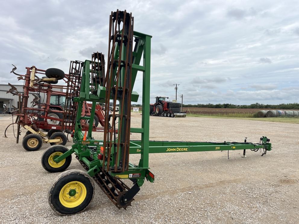 Image for 2016 John Deere 200